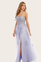 Robe de bal longue en tulle lavande avec dentelle