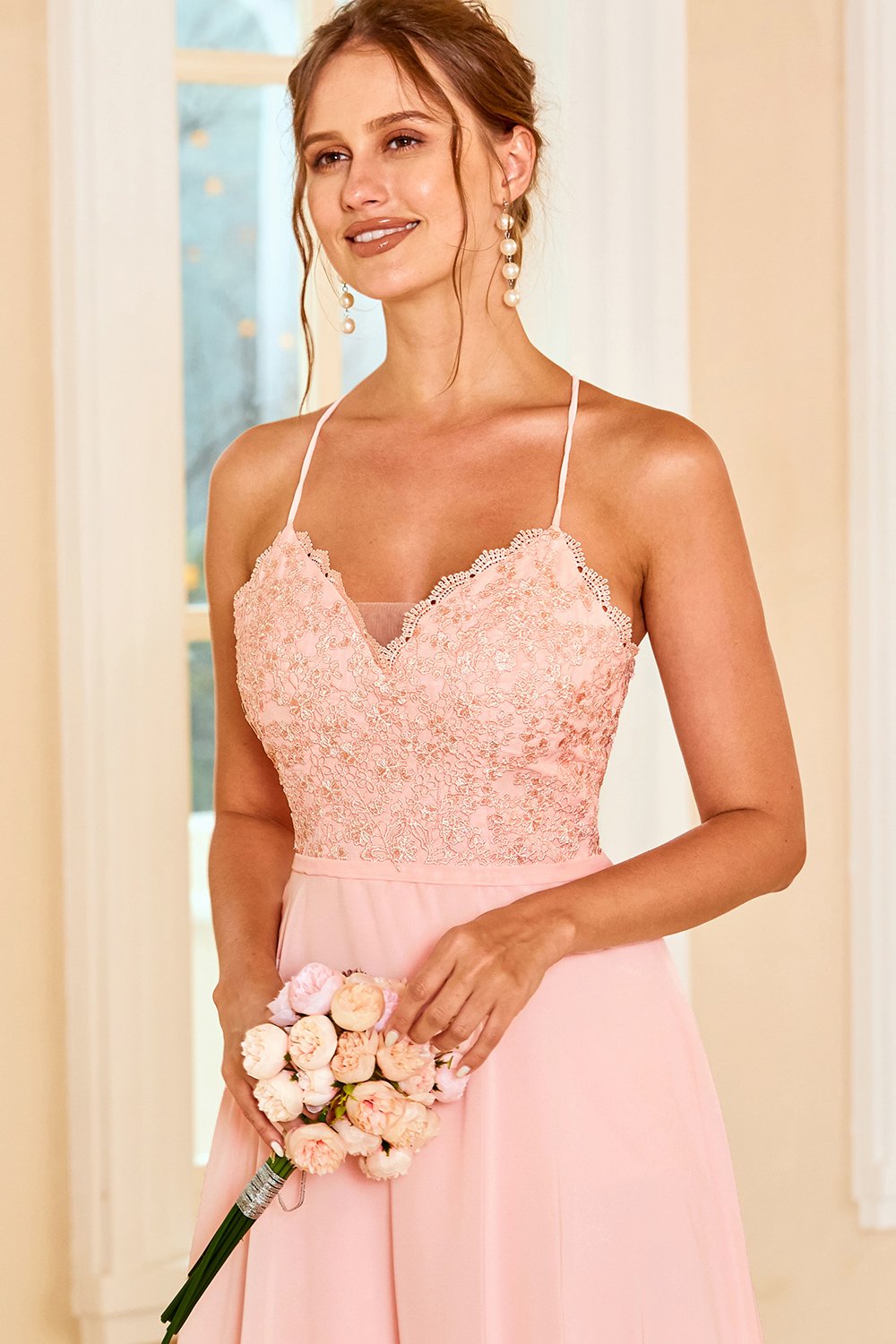 Robe de demoiselle d'honneur en dentelle rose poudré