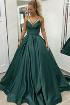 Vestido de graduación verde oscuro de corte A con tirantes finos y cola corta