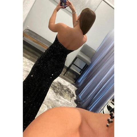 Robe de bal longue sans bretelles à paillettes et fente haute