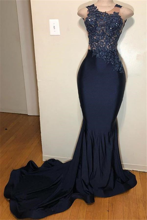 Vestido de fiesta sirena sin mangas con hombros descubiertos y apliques intrincados