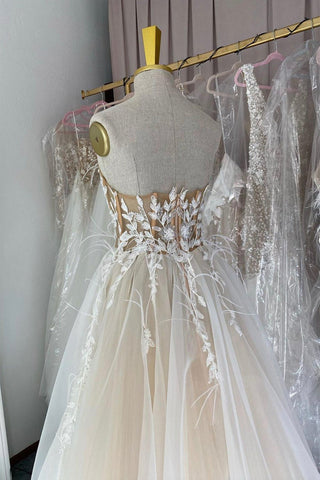 Robe de bal longue avec appliques