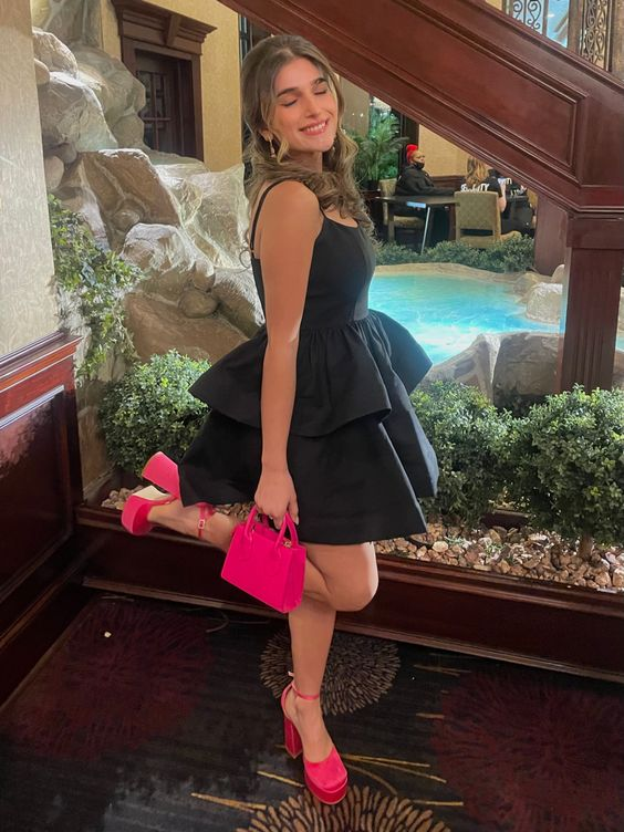 Vestido corto de fiesta negro de corte A para baile de bienvenida Y2069
