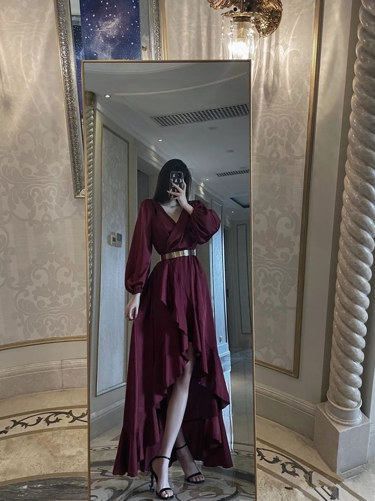 Vestido de noche de corte A con escote en V, asimétrico y manga larga Y4522