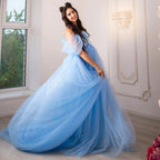 Elegante vestido de maternidad de tul azul celeste con cola - Ideal para sesiones de fotos de baby shower 