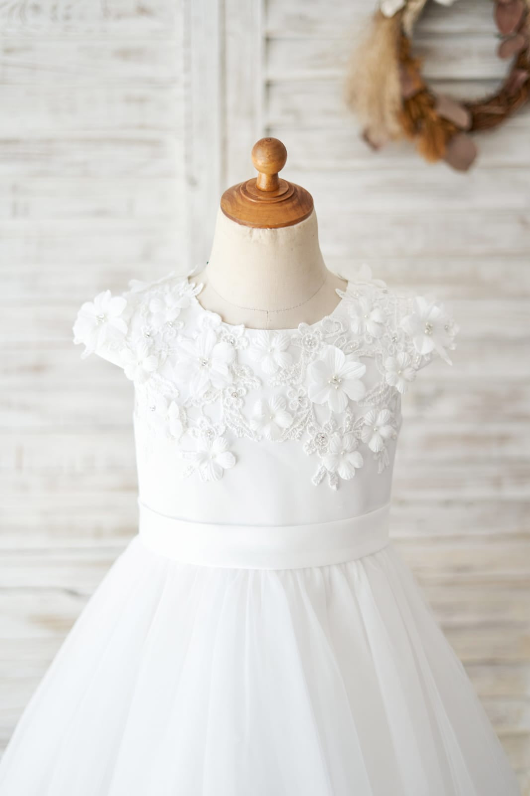 Vestido de niña de las flores de la Primera Comunión, color marfil, de tul satinado hasta la rodilla 