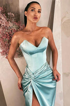 Robe de bal longue bleu ciel à col en V et fente sensuelle