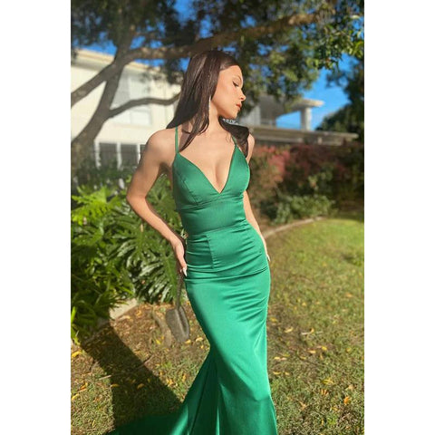 Robe de soirée sirène/trompette en satin à col en V et lacets sans manches