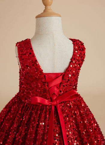 Deslumbrante vestido de princesa rojo con lentejuelas, escote en V y cola para niñas 