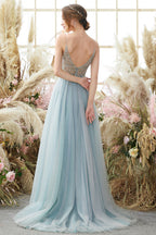 Robe de bal trapèze en tulle lavande ornée de perles