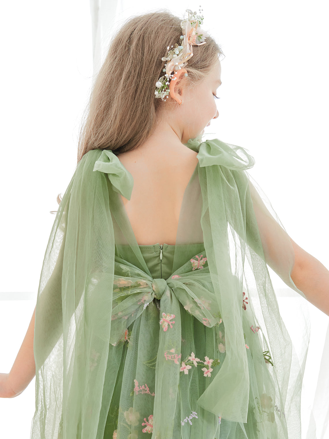 Vestido de niña pequeña de las flores, corte en A, sin mangas, de tul bordado floral. 