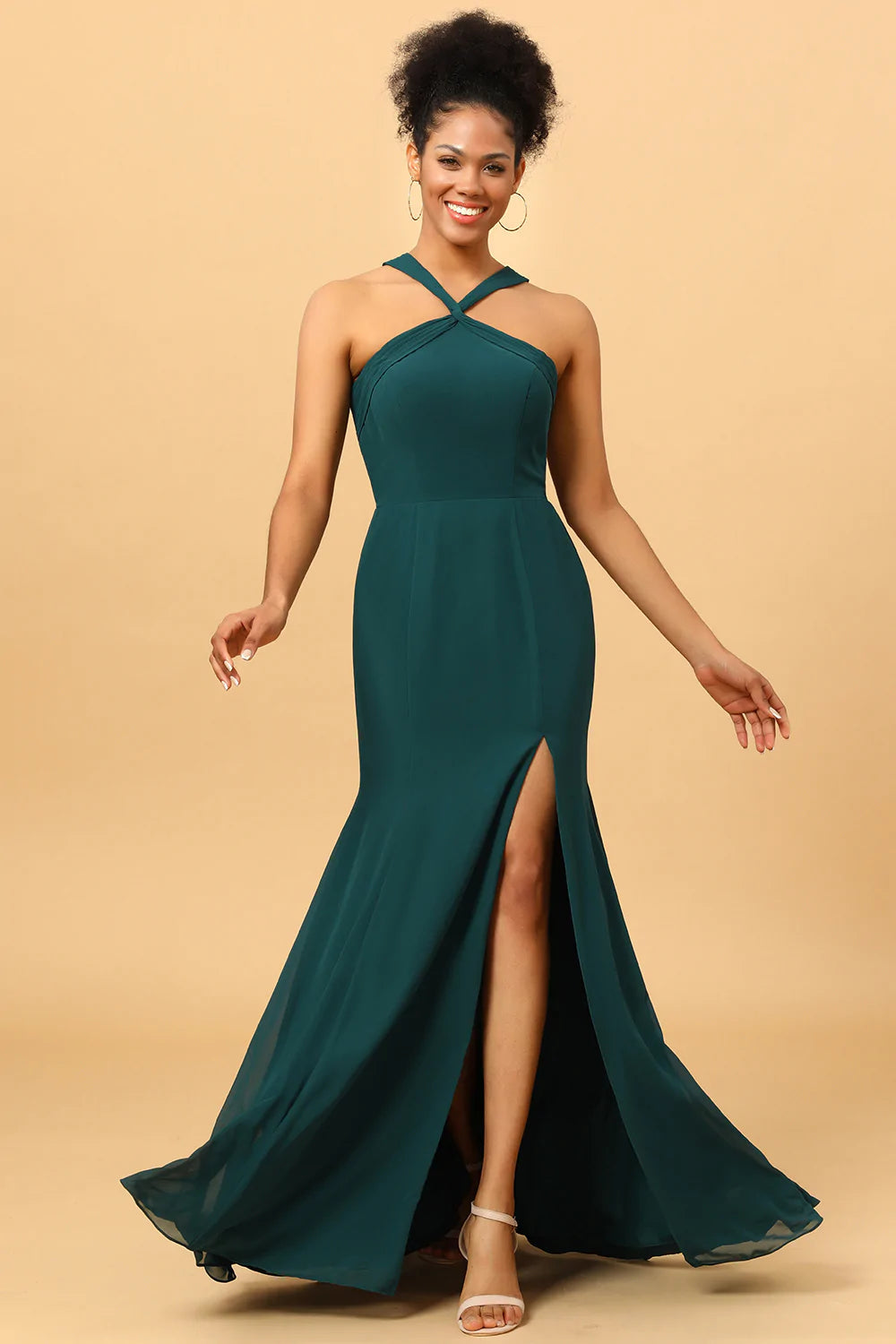 Vestido de dama de honor verde sirena de gasa con abertura