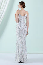 Robe de bal à fines bretelles dorées