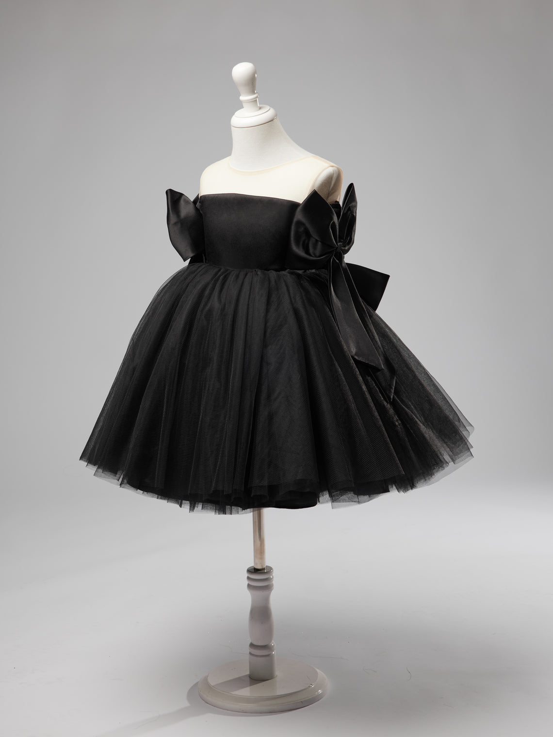 Vestido de tul negro hasta la rodilla con hombros descubiertos para bebé niña 