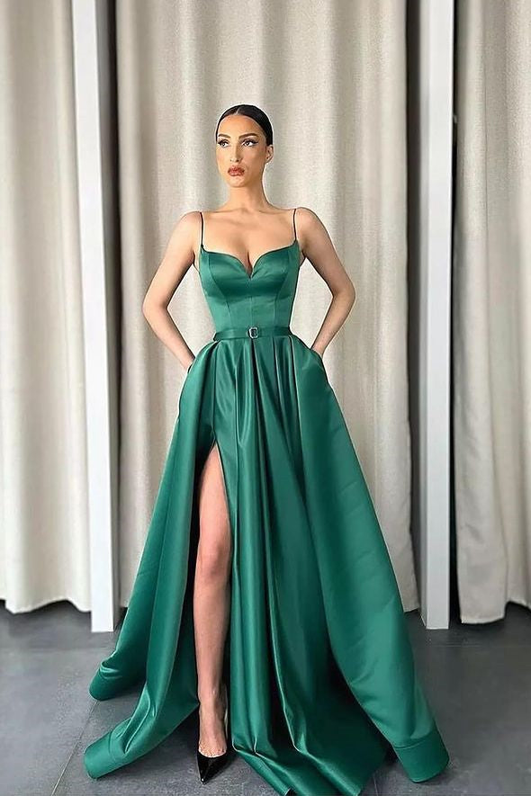 Robe de bal longue trapèze en satin à fines bretelles, col en V, fente sur le devant et poches