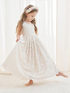Vestido boho de niña de las flores color marfil, corte en A, de encaje y largo hasta el tobillo 