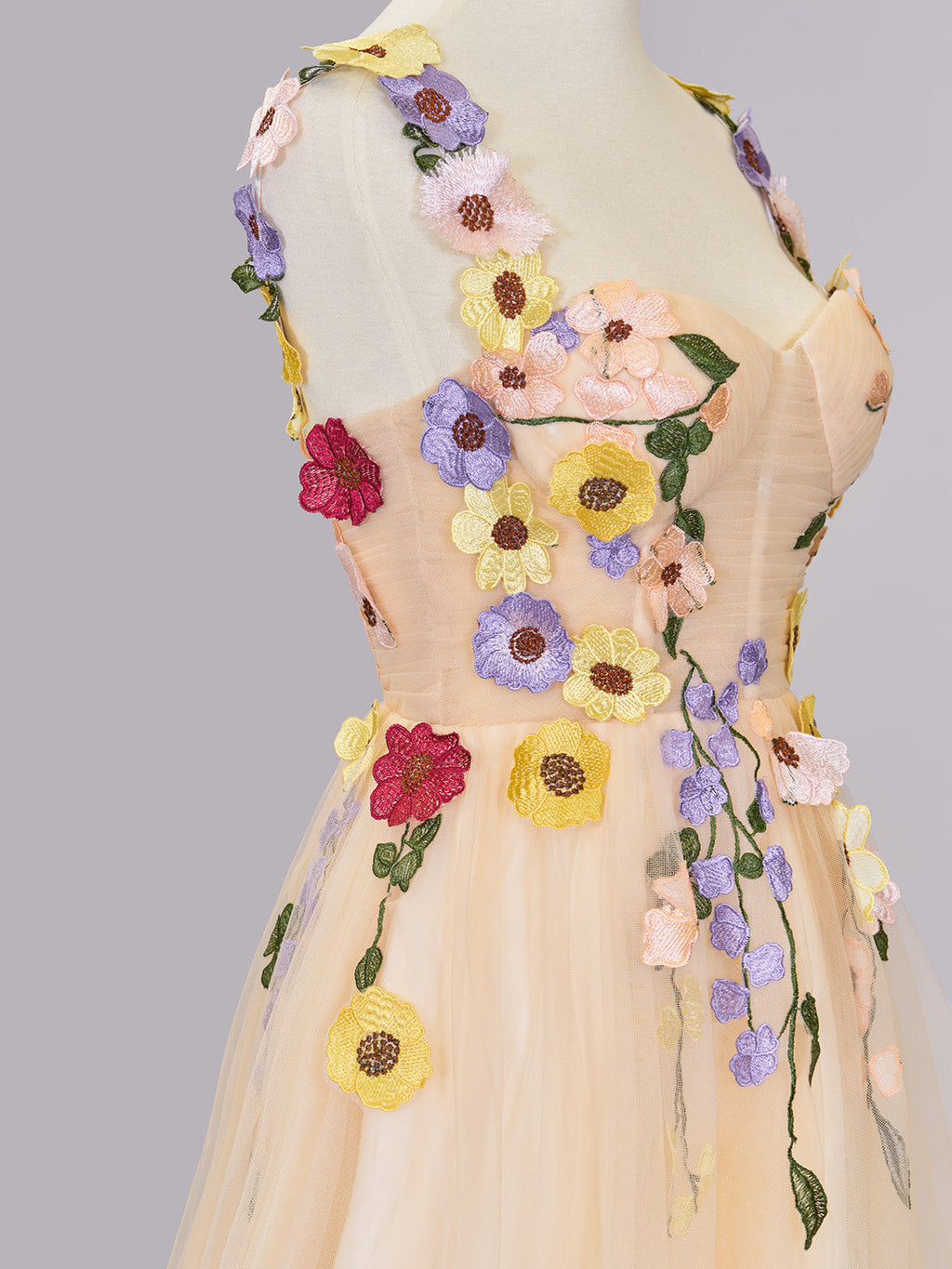 Vestido de fiesta de tul corte A con flores 3D