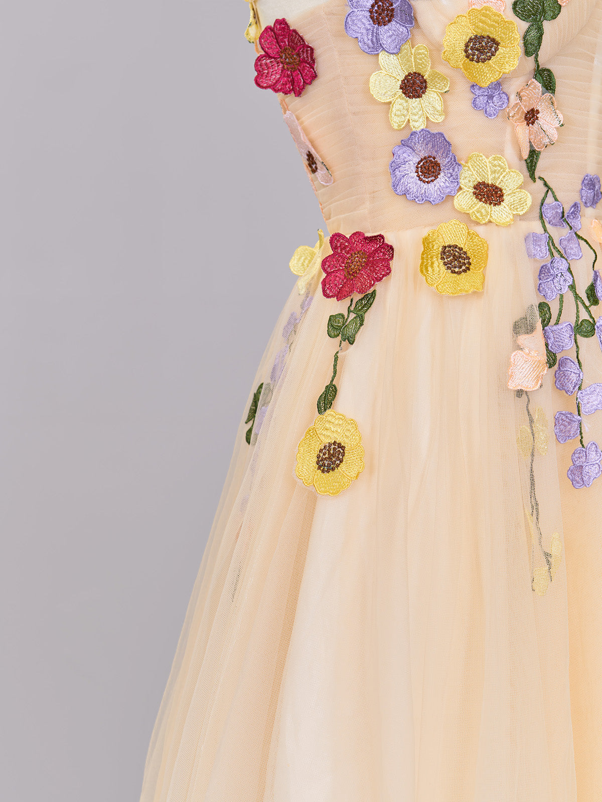 Vestido de fiesta de tul corte A con flores 3D