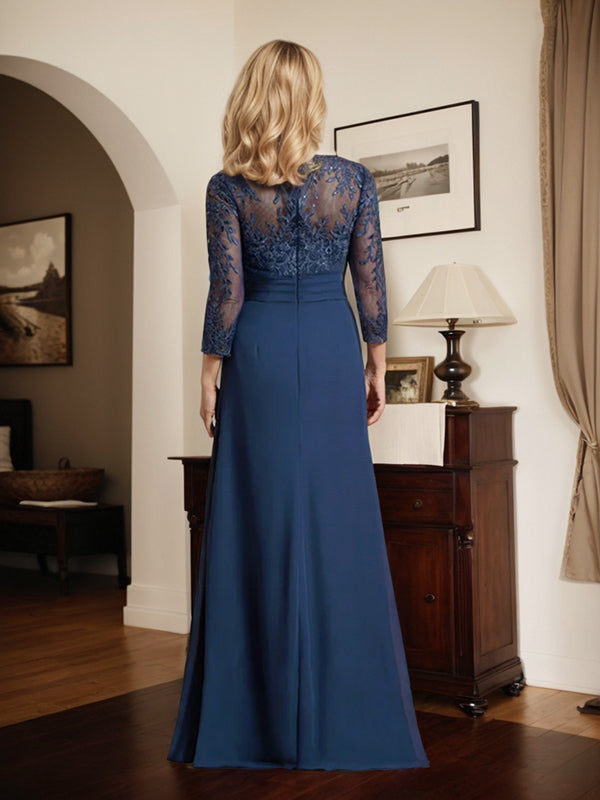 Robe de mère de la mariée fourreau/colonne en mousseline de dentelle, longue jusqu'au sol, avec décolleté en V illusion et sequins plissés 