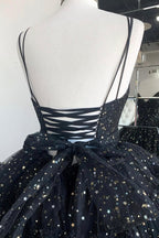 Vestido de fiesta de corte asimétrico con tirantes finos y falda de tul escalonada