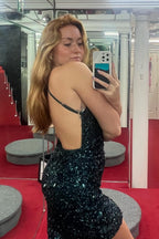 Vestido ajustado de lentejuelas con tirantes finos verde brillante para baile de bienvenida