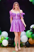 Robe de bal bustier trapèze à sequins épaules dénudées et plumes