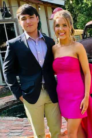 Vestido ajustado sin tirantes para baile de bienvenida con lazo