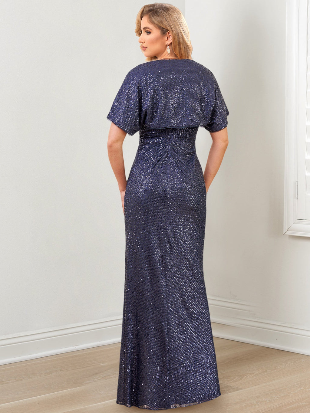 Vestidos de corte recto/columna con escote en V y largo hasta el suelo para la madre de la novia 