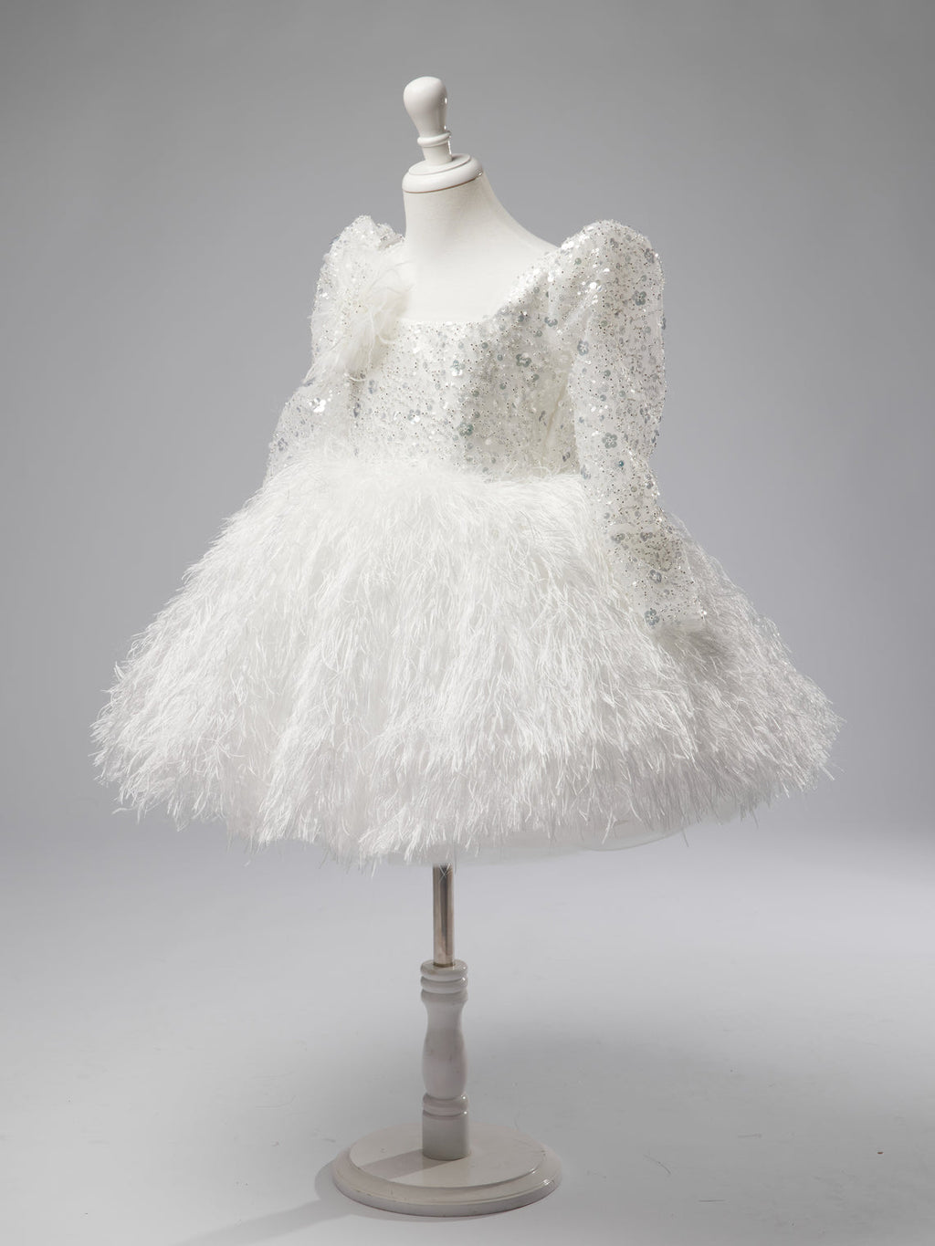 Vestido blanco de tul y plumas hasta la rodilla para bebé niña 
