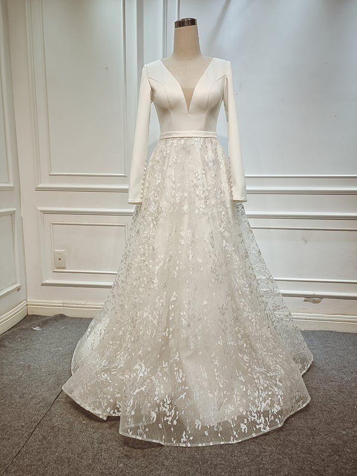 Vestido de novia de playa elegante, corte en A, manga larga y escote en V WD551
