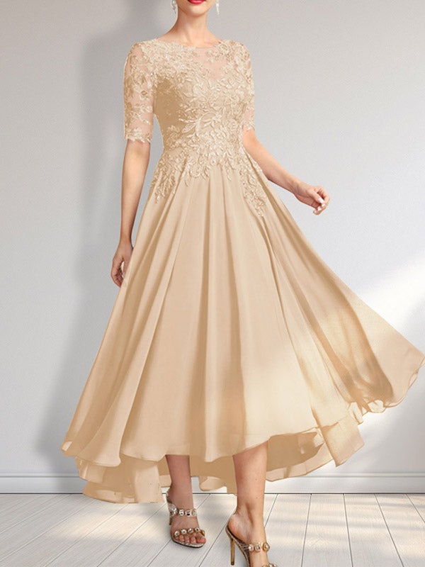 Robe de mère de la mariée asymétrique en mousseline de soie et dentelle, coupe trapèze, décolleté illusion, ornée de sequins 