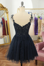 Robe de cocktail courte dos nu avec appliques