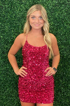Vestido corto de fiesta único, de tirantes finos y lentejuelas fucsia