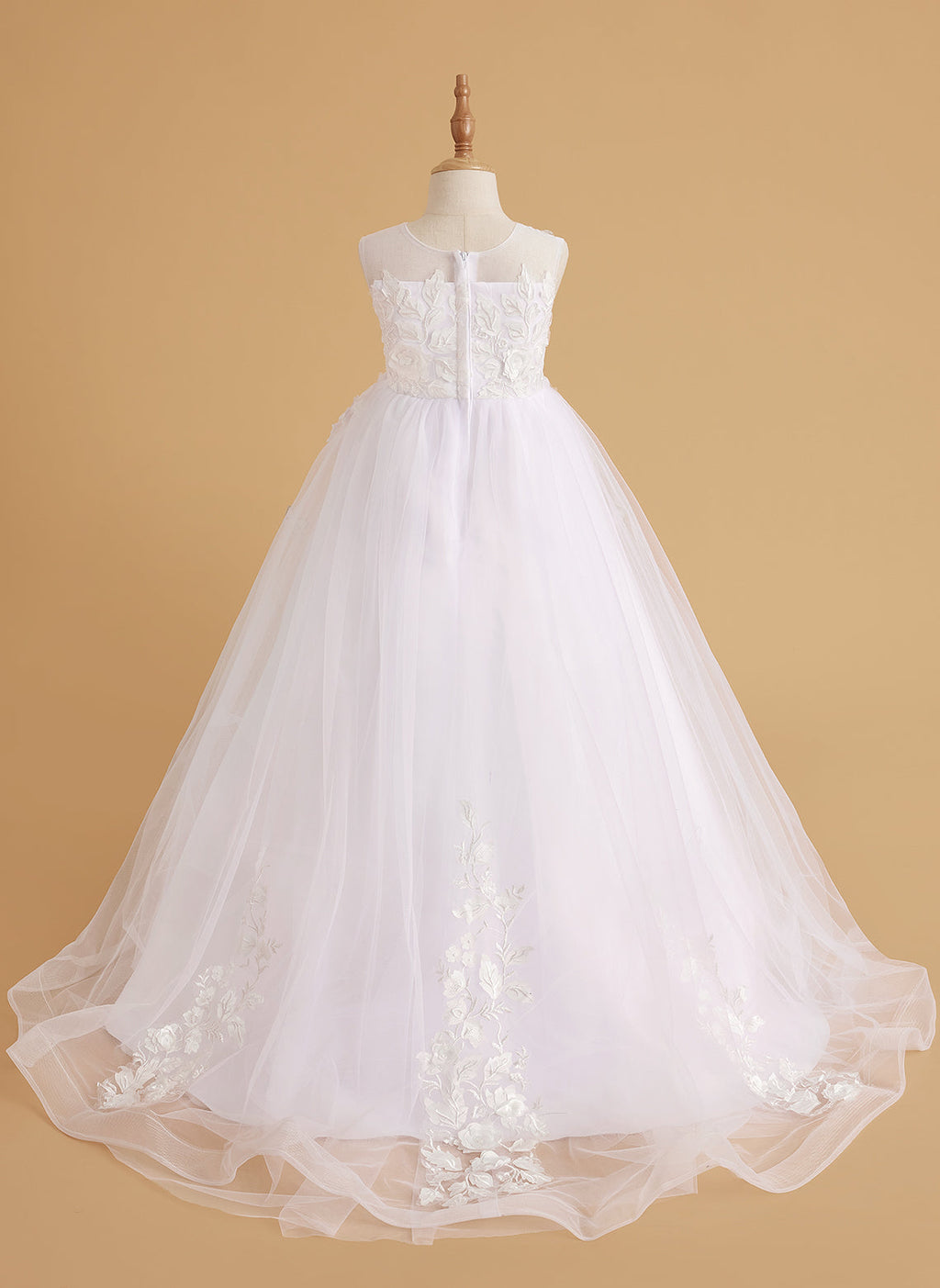 Vestido de baile de princesa Serenity con apliques de encaje y adornos de mariposas 