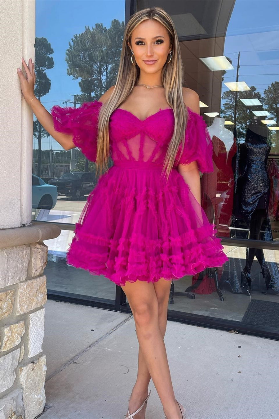 Vestido de tul con hombros descubiertos para la fiesta de bienvenida