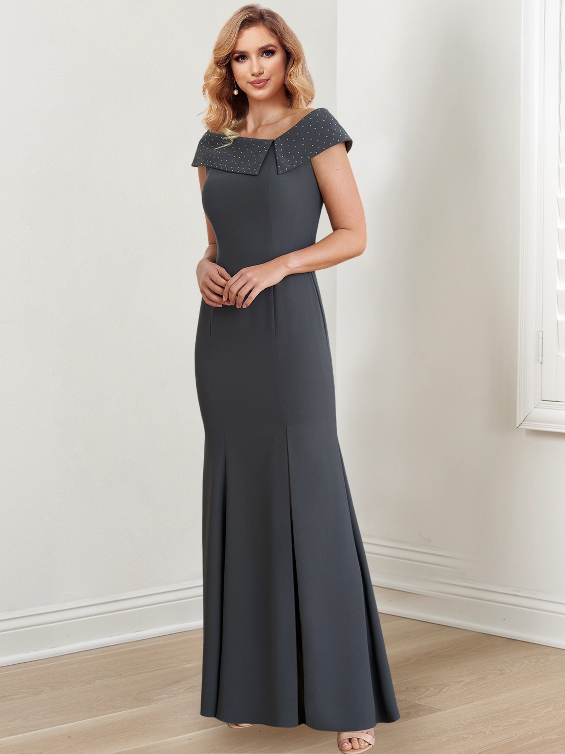 Vestidos de corte recto/columna con cuello joya y largo hasta el suelo para la madre de la novia 