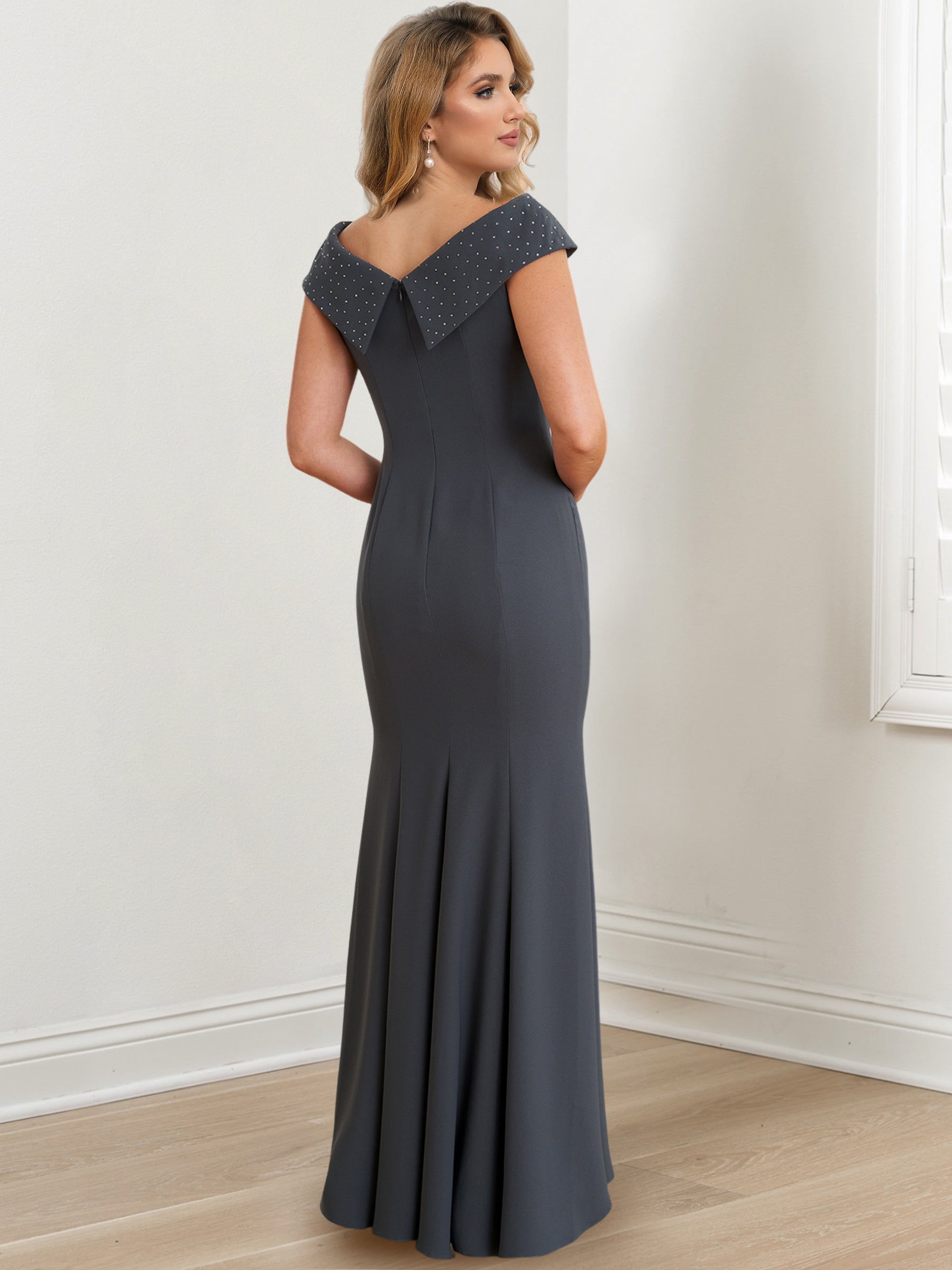 Vestidos de corte recto/columna con cuello joya y largo hasta el suelo para la madre de la novia 