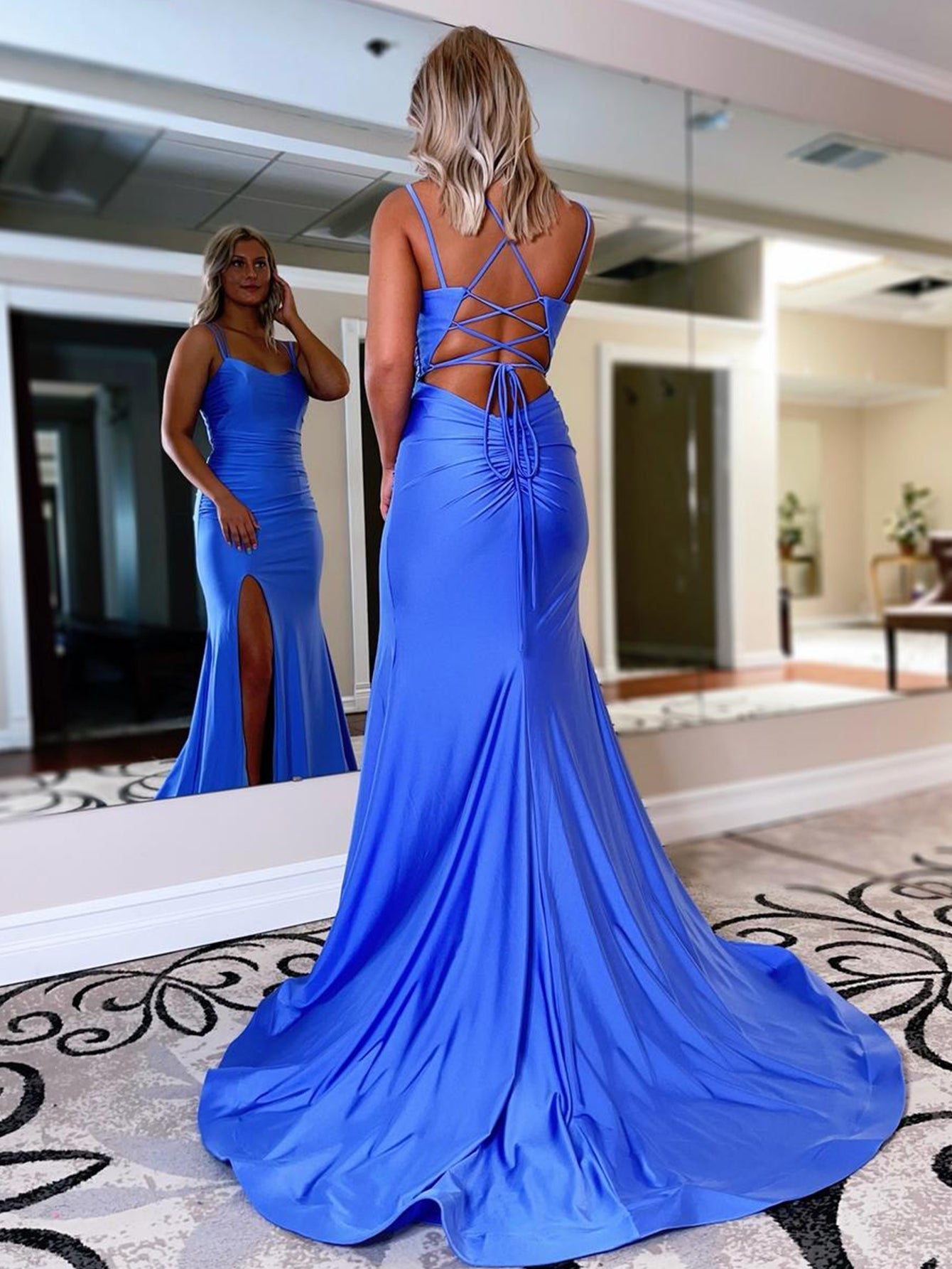 Vestido de fiesta de sirena con tirantes finos de jersey