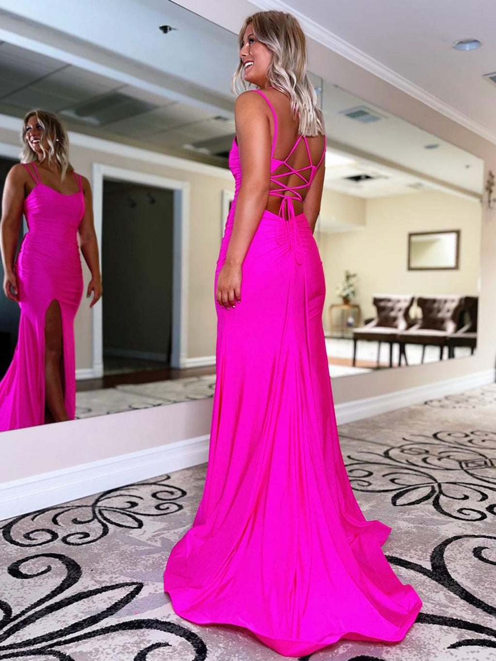 Vestido de fiesta de sirena con tirantes finos de jersey