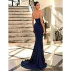 Vestido de fiesta de graduación de sirena negro con cuentas y escote en V sexy 