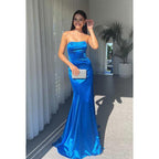 Robe de soirée longue fourreau bleu roi sans bretelles à lacets