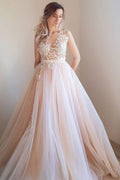 Robe de bal longue à col illusion de perles