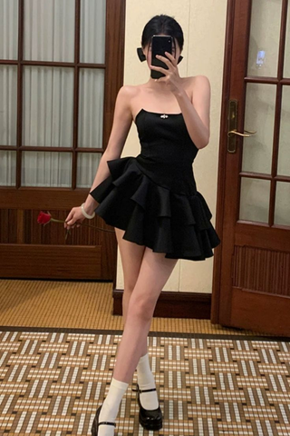 Chic Strapless Black Satin Short Prom Dress Layered Homecoming Dress Graduation Dress Y7622