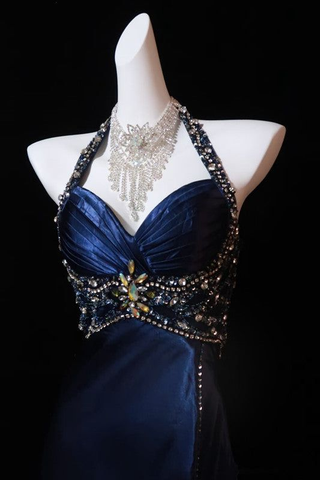 Precioso vestido de noche con escote halter, satén, cuentas y abertura, ideal para fiestas formales y graduaciones (Y7927)