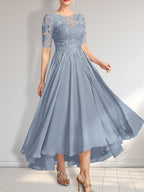Robe de mère de la mariée asymétrique en mousseline de soie et dentelle, coupe trapèze, décolleté illusion, ornée de sequins 