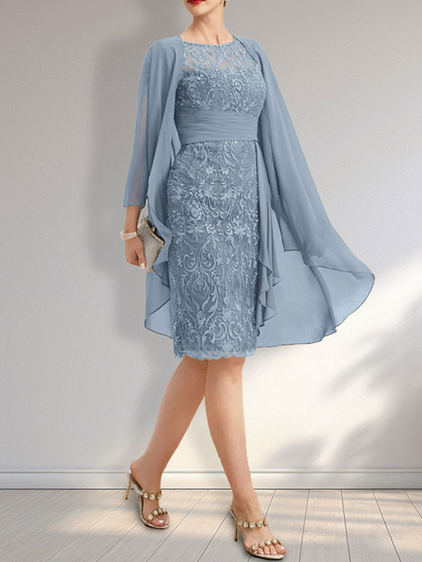 Vestido de novia de corte sirena, escote redondo, ilusión, largo hasta la rodilla, de encaje y gasa, con volantes en cascada y lentejuelas.