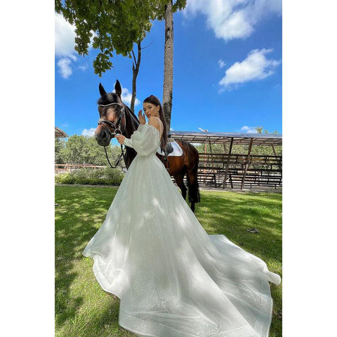 Vestido de fiesta largo de tul con cuentas y encaje con tirantes finos y escote en forma de A 