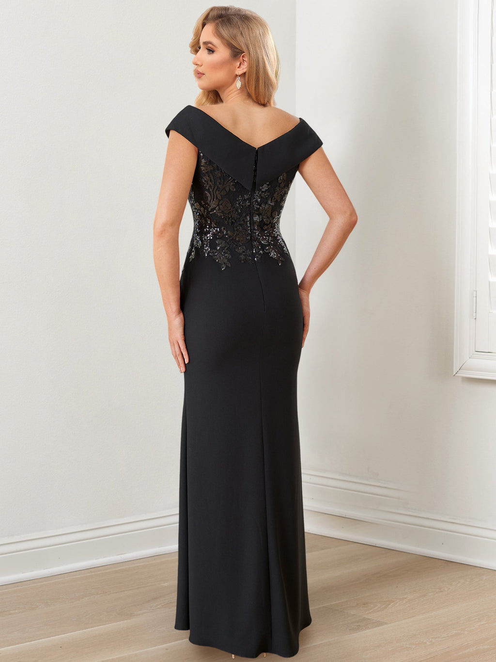 Vestidos de corte recto/columna con escote en V y largo hasta el suelo para la madre de la novia 