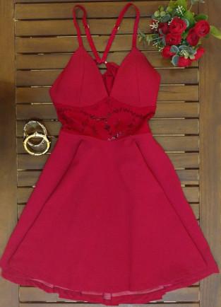 Robe de bal blanche simple, coupe trapèze, col en V, bretelles spaghetti, dos croisé