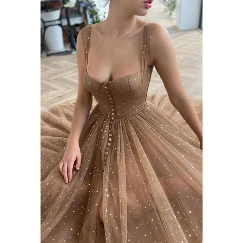 Robe de bal en tulle à bretelles spaghetti et poches 